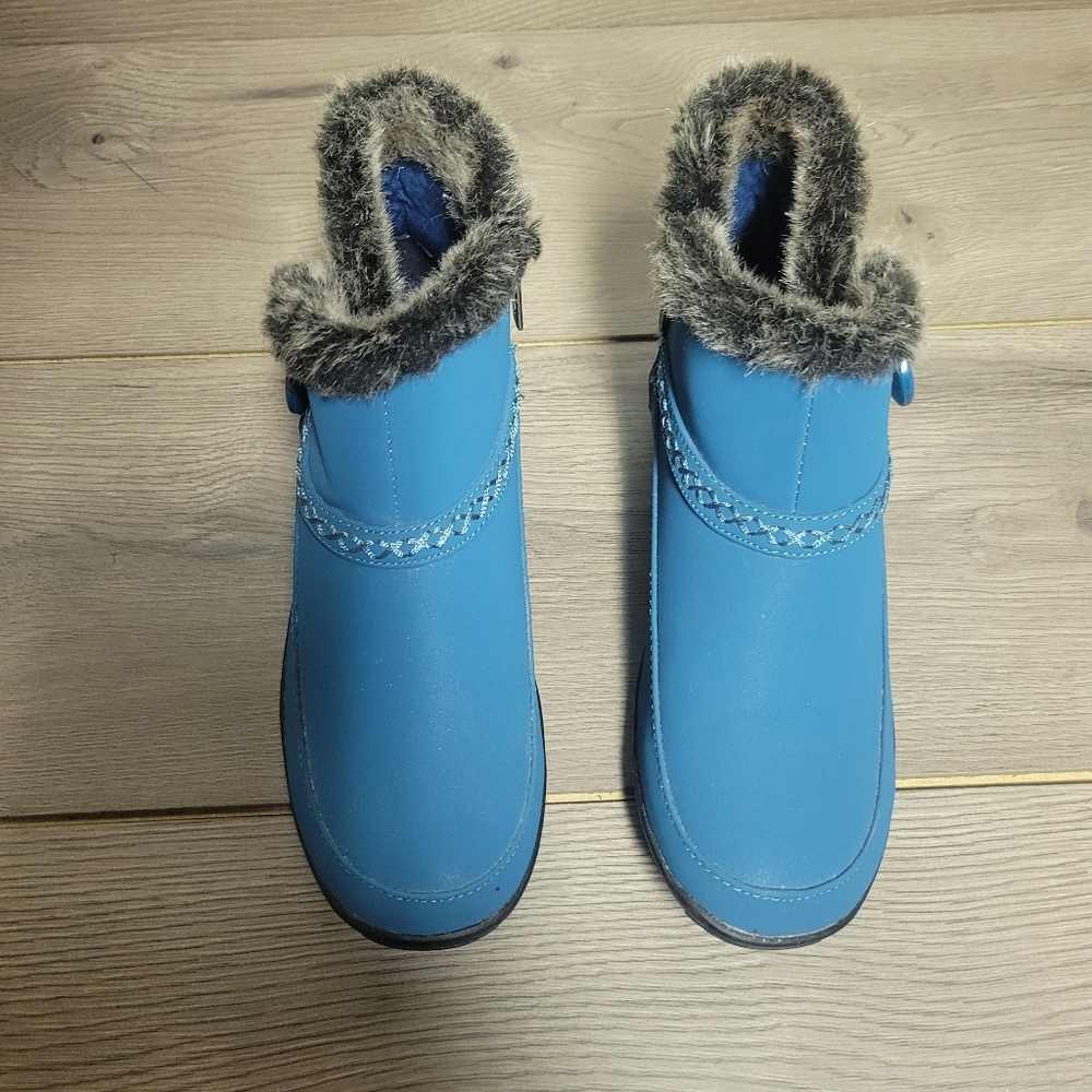 EUC Sno Country size 6 1/2 boots